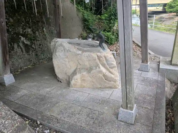 虎御前神社の{uncategorized: "未分類", other: "その他", undefined: "問題あり", building: "その他建物", grave: "お墓", sacred_gate: "鳥居", guardian: "狛犬", statue: "像", buddha: "仏像", history: "歴史", nature: "自然", garden: "庭園", animal: "動物", pagoda: "塔", temizu: "手水舎", mountain_gate: "山門・神門", sanctuary: "本殿・本堂", subordinate: "末社・摂社", art: "芸術", scenery: "景色", jizo: "地蔵", ema: "絵馬", goshuin: "御朱印", omikuji: "おみくじ", items: "授与品その他", amulet: "お守り", goshuincho: "御朱印帳", eats: "食事", festival: "お祭り", votive_dance: "神楽", shichigosan: "七五三参", wedding: "結婚式", experience: "体験その他", initially: "初詣", around: "周辺", anti_infection: "感染症対策"}