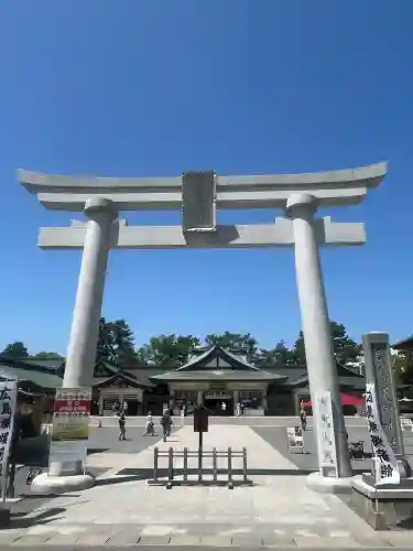 廣島護國神社の{uncategorized: "未分類", other: "その他", undefined: "問題あり", building: "その他建物", grave: "お墓", sacred_gate: "鳥居", guardian: "狛犬", statue: "像", buddha: "仏像", history: "歴史", nature: "自然", garden: "庭園", animal: "動物", pagoda: "塔", temizu: "手水舎", mountain_gate: "山門・神門", sanctuary: "本殿・本堂", subordinate: "末社・摂社", art: "芸術", scenery: "景色", jizo: "地蔵", ema: "絵馬", goshuin: "御朱印", omikuji: "おみくじ", items: "授与品その他", amulet: "お守り", goshuincho: "御朱印帳", eats: "食事", festival: "お祭り", votive_dance: "神楽", shichigosan: "七五三参", wedding: "結婚式", experience: "体験その他", initially: "初詣", around: "周辺", anti_infection: "感染症対策"}