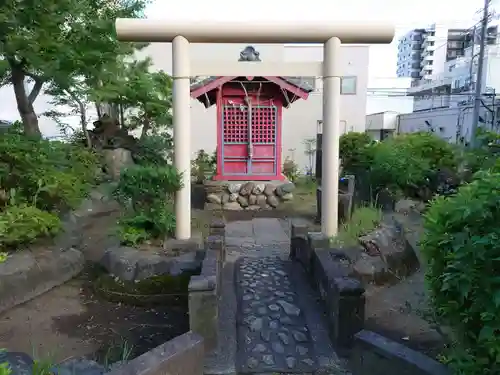 飯香岡八幡宮の末社