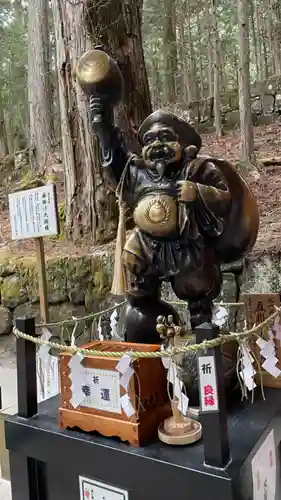 日光二荒山神社の像