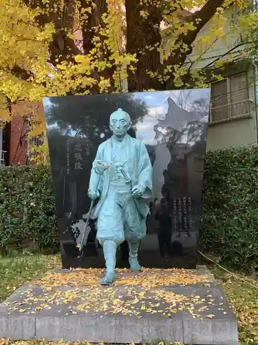 富岡八幡宮の像