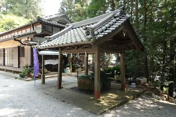 宇太水分神社の手水舎