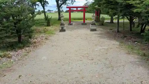 第八部落稲荷神社の庭園