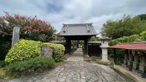 常楽寺の山門