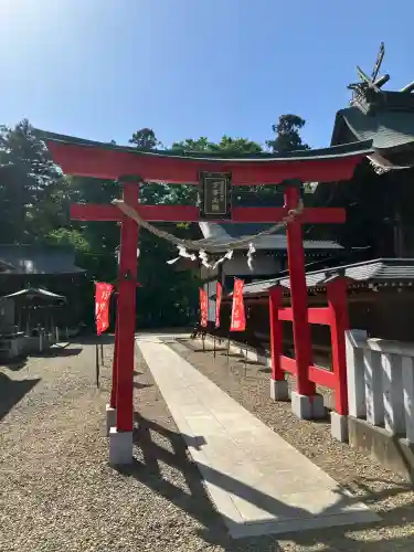 結城諏訪神社の{uncategorized: "未分類", other: "その他", undefined: "問題あり", building: "その他建物", grave: "お墓", sacred_gate: "鳥居", guardian: "狛犬", statue: "像", buddha: "仏像", history: "歴史", nature: "自然", garden: "庭園", animal: "動物", pagoda: "塔", temizu: "手水舎", mountain_gate: "山門・神門", sanctuary: "本殿・本堂", subordinate: "末社・摂社", art: "芸術", scenery: "景色", jizo: "地蔵", ema: "絵馬", goshuin: "御朱印", omikuji: "おみくじ", items: "授与品その他", amulet: "お守り", goshuincho: "御朱印帳", eats: "食事", festival: "お祭り", votive_dance: "神楽", shichigosan: "七五三参", wedding: "結婚式", experience: "体験その他", initially: "初詣", around: "周辺", anti_infection: "感染症対策"}