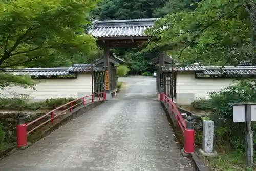 金剛院の山門・神門