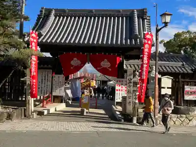 笠覆寺 (笠寺観音)の山門・神門