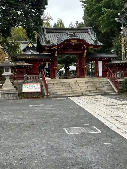 秩父神社の山門・神門