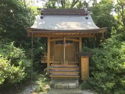 鏡山稲荷神社の末社・摂社