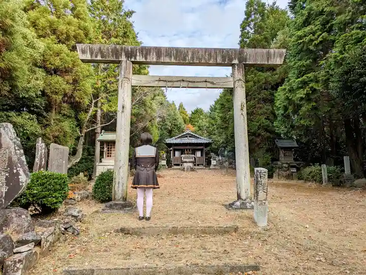 岩作御嶽山(御嶽神社)の鳥居