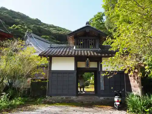 青龍寺の山門