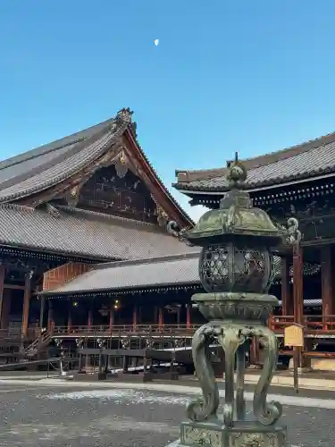 本願寺（西本願寺）の{uncategorized: "未分類", other: "その他", undefined: "問題あり", building: "その他建物", grave: "お墓", sacred_gate: "鳥居", guardian: "狛犬", statue: "像", buddha: "仏像", history: "歴史", nature: "自然", garden: "庭園", animal: "動物", pagoda: "塔", temizu: "手水舎", mountain_gate: "山門・神門", sanctuary: "本殿・本堂", subordinate: "末社・摂社", art: "芸術", scenery: "景色", jizo: "地蔵", ema: "絵馬", goshuin: "御朱印", omikuji: "おみくじ", items: "授与品その他", amulet: "お守り", goshuincho: "御朱印帳", eats: "食事", festival: "お祭り", votive_dance: "神楽", shichigosan: "七五三参", wedding: "結婚式", experience: "体験その他", initially: "初詣", around: "周辺", anti_infection: "感染症対策"}