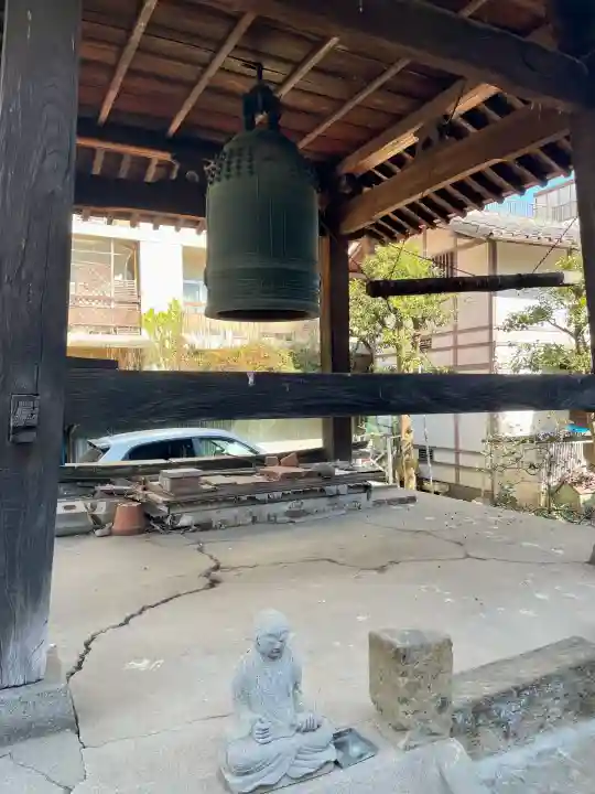 蓮慶寺の{uncategorized: "未分類", other: "その他", undefined: "問題あり", building: "その他建物", grave: "お墓", sacred_gate: "鳥居", guardian: "狛犬", statue: "像", buddha: "仏像", history: "歴史", nature: "自然", garden: "庭園", animal: "動物", pagoda: "塔", temizu: "手水舎", mountain_gate: "山門・神門", sanctuary: "本殿・本堂", subordinate: "末社・摂社", art: "芸術", scenery: "景色", jizo: "地蔵", ema: "絵馬", goshuin: "御朱印", omikuji: "おみくじ", items: "授与品その他", amulet: "お守り", goshuincho: "御朱印帳", eats: "食事", festival: "お祭り", votive_dance: "神楽", shichigosan: "七五三参", wedding: "結婚式", experience: "体験その他", initially: "初詣", around: "周辺", anti_infection: "感染症対策"}