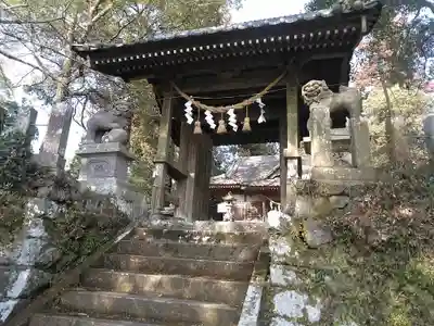 三女神社の山門・神門