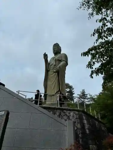 塩船観音寺の{uncategorized: "未分類", other: "その他", undefined: "問題あり", building: "その他建物", grave: "お墓", sacred_gate: "鳥居", guardian: "狛犬", statue: "像", buddha: "仏像", history: "歴史", nature: "自然", garden: "庭園", animal: "動物", pagoda: "塔", temizu: "手水舎", mountain_gate: "山門・神門", sanctuary: "本殿・本堂", subordinate: "末社・摂社", art: "芸術", scenery: "景色", jizo: "地蔵", ema: "絵馬", goshuin: "御朱印", omikuji: "おみくじ", items: "授与品その他", amulet: "お守り", goshuincho: "御朱印帳", eats: "食事", festival: "お祭り", votive_dance: "神楽", shichigosan: "七五三参", wedding: "結婚式", experience: "体験その他", initially: "初詣", around: "周辺", anti_infection: "感染症対策"}