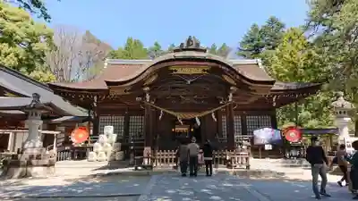 武田神社の本殿・本堂