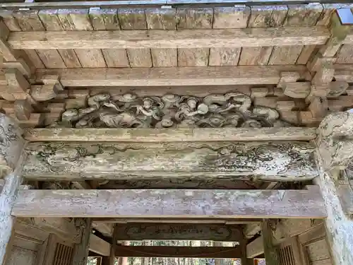 大嶽山那賀都神社の山門