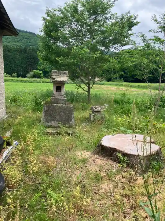 鴫内温泉神社の末社・摂社