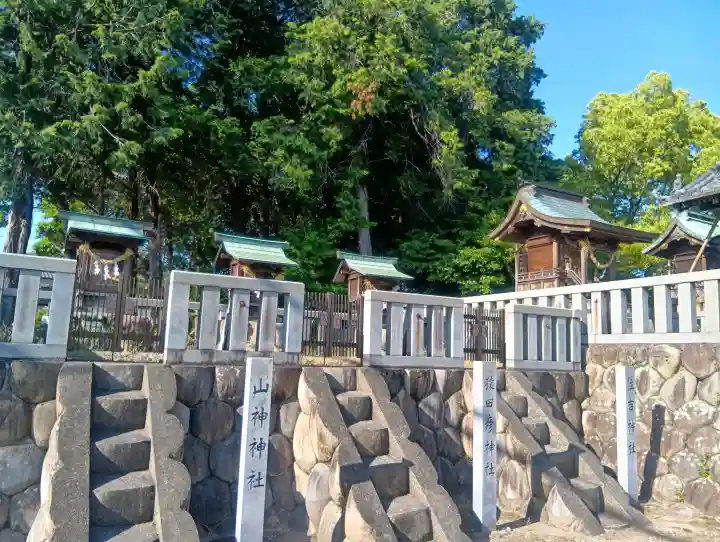 春日神社(上戸町)の{uncategorized: "未分類", other: "その他", undefined: "問題あり", building: "その他建物", grave: "お墓", sacred_gate: "鳥居", guardian: "狛犬", statue: "像", buddha: "仏像", history: "歴史", nature: "自然", garden: "庭園", animal: "動物", pagoda: "塔", temizu: "手水舎", mountain_gate: "山門・神門", sanctuary: "本殿・本堂", subordinate: "末社・摂社", art: "芸術", scenery: "景色", jizo: "地蔵", ema: "絵馬", goshuin: "御朱印", omikuji: "おみくじ", items: "授与品その他", amulet: "お守り", goshuincho: "御朱印帳", eats: "食事", festival: "お祭り", votive_dance: "神楽", shichigosan: "七五三参", wedding: "結婚式", experience: "体験その他", initially: "初詣", around: "周辺", anti_infection: "感染症対策"}
