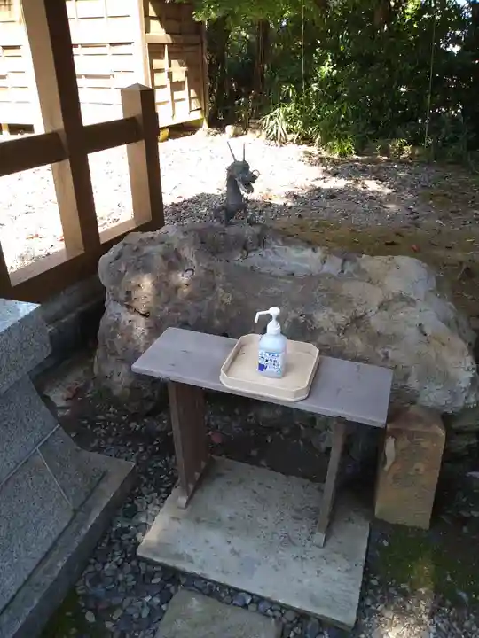 半田神社の手水舎