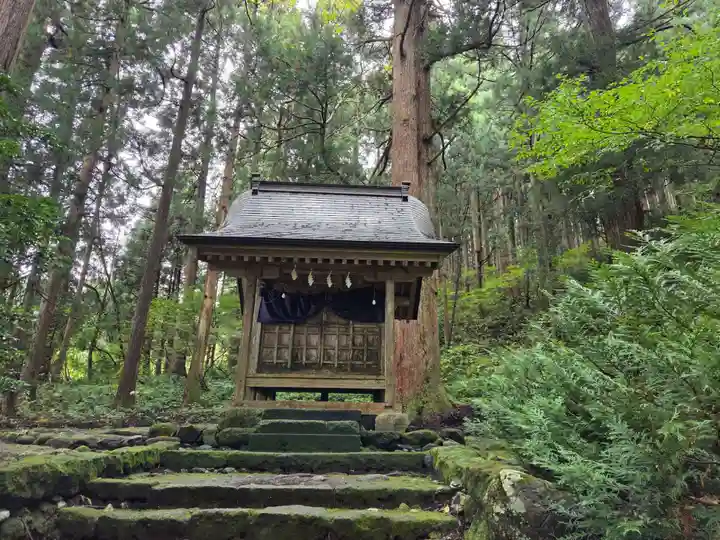 雄山神社中宮祈願殿(富山県)