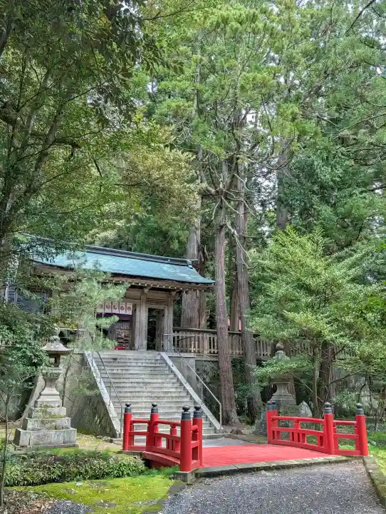 度津神社の{uncategorized: "未分類", other: "その他", undefined: "問題あり", building: "その他建物", grave: "お墓", sacred_gate: "鳥居", guardian: "狛犬", statue: "像", buddha: "仏像", history: "歴史", nature: "自然", garden: "庭園", animal: "動物", pagoda: "塔", temizu: "手水舎", mountain_gate: "山門・神門", sanctuary: "本殿・本堂", subordinate: "末社・摂社", art: "芸術", scenery: "景色", jizo: "地蔵", ema: "絵馬", goshuin: "御朱印", omikuji: "おみくじ", items: "授与品その他", amulet: "お守り", goshuincho: "御朱印帳", eats: "食事", festival: "お祭り", votive_dance: "神楽", shichigosan: "七五三参", wedding: "結婚式", experience: "体験その他", initially: "初詣", around: "周辺", anti_infection: "感染症対策"}
