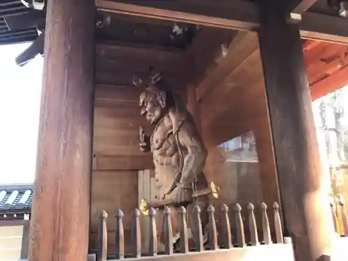 立法寺の像