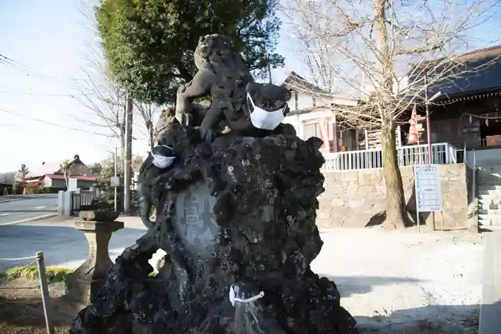 諏訪神社の狛犬