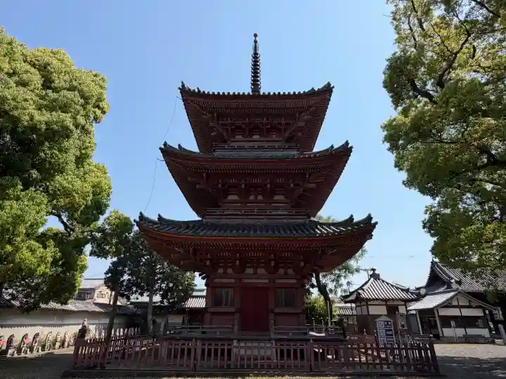 斑鳩寺の{uncategorized: "未分類", other: "その他", undefined: "問題あり", building: "その他建物", grave: "お墓", sacred_gate: "鳥居", guardian: "狛犬", statue: "像", buddha: "仏像", history: "歴史", nature: "自然", garden: "庭園", animal: "動物", pagoda: "塔", temizu: "手水舎", mountain_gate: "山門・神門", sanctuary: "本殿・本堂", subordinate: "末社・摂社", art: "芸術", scenery: "景色", jizo: "地蔵", ema: "絵馬", goshuin: "御朱印", omikuji: "おみくじ", items: "授与品その他", amulet: "お守り", goshuincho: "御朱印帳", eats: "食事", festival: "お祭り", votive_dance: "神楽", shichigosan: "七五三参", wedding: "結婚式", experience: "体験その他", initially: "初詣", around: "周辺", anti_infection: "感染症対策"}