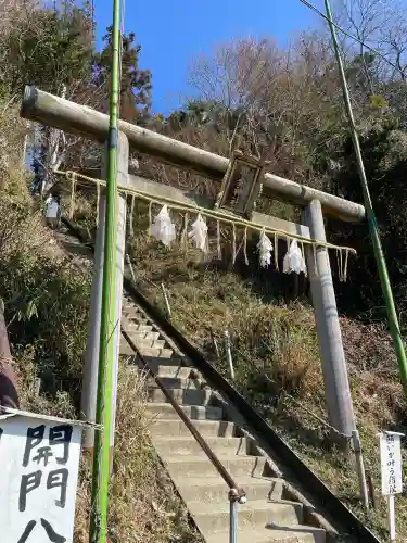 思金神社の{uncategorized: "未分類", other: "その他", undefined: "問題あり", building: "その他建物", grave: "お墓", sacred_gate: "鳥居", guardian: "狛犬", statue: "像", buddha: "仏像", history: "歴史", nature: "自然", garden: "庭園", animal: "動物", pagoda: "塔", temizu: "手水舎", mountain_gate: "山門・神門", sanctuary: "本殿・本堂", subordinate: "末社・摂社", art: "芸術", scenery: "景色", jizo: "地蔵", ema: "絵馬", goshuin: "御朱印", omikuji: "おみくじ", items: "授与品その他", amulet: "お守り", goshuincho: "御朱印帳", eats: "食事", festival: "お祭り", votive_dance: "神楽", shichigosan: "七五三参", wedding: "結婚式", experience: "体験その他", initially: "初詣", around: "周辺", anti_infection: "感染症対策"}