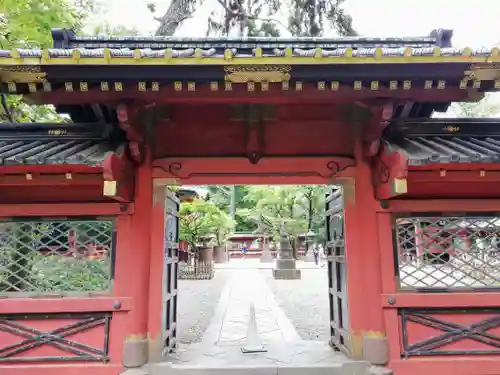 根津神社の山門