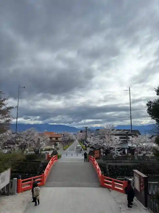 武田神社の{uncategorized: "未分類", other: "その他", undefined: "問題あり", building: "その他建物", grave: "お墓", sacred_gate: "鳥居", guardian: "狛犬", statue: "像", buddha: "仏像", history: "歴史", nature: "自然", garden: "庭園", animal: "動物", pagoda: "塔", temizu: "手水舎", mountain_gate: "山門・神門", sanctuary: "本殿・本堂", subordinate: "末社・摂社", art: "芸術", scenery: "景色", jizo: "地蔵", ema: "絵馬", goshuin: "御朱印", omikuji: "おみくじ", items: "授与品その他", amulet: "お守り", goshuincho: "御朱印帳", eats: "食事", festival: "お祭り", votive_dance: "神楽", shichigosan: "七五三参", wedding: "結婚式", experience: "体験その他", initially: "初詣", around: "周辺", anti_infection: "感染症対策"}