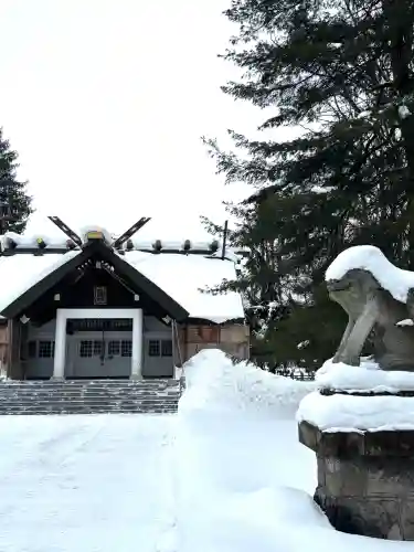 砂川神社の{uncategorized: "未分類", other: "その他", undefined: "問題あり", building: "その他建物", grave: "お墓", sacred_gate: "鳥居", guardian: "狛犬", statue: "像", buddha: "仏像", history: "歴史", nature: "自然", garden: "庭園", animal: "動物", pagoda: "塔", temizu: "手水舎", mountain_gate: "山門・神門", sanctuary: "本殿・本堂", subordinate: "末社・摂社", art: "芸術", scenery: "景色", jizo: "地蔵", ema: "絵馬", goshuin: "御朱印", omikuji: "おみくじ", items: "授与品その他", amulet: "お守り", goshuincho: "御朱印帳", eats: "食事", festival: "お祭り", votive_dance: "神楽", shichigosan: "七五三参", wedding: "結婚式", experience: "体験その他", initially: "初詣", around: "周辺", anti_infection: "感染症対策"}