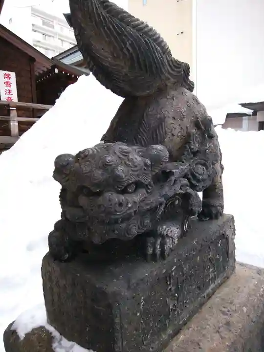 北海道神宮頓宮の狛犬