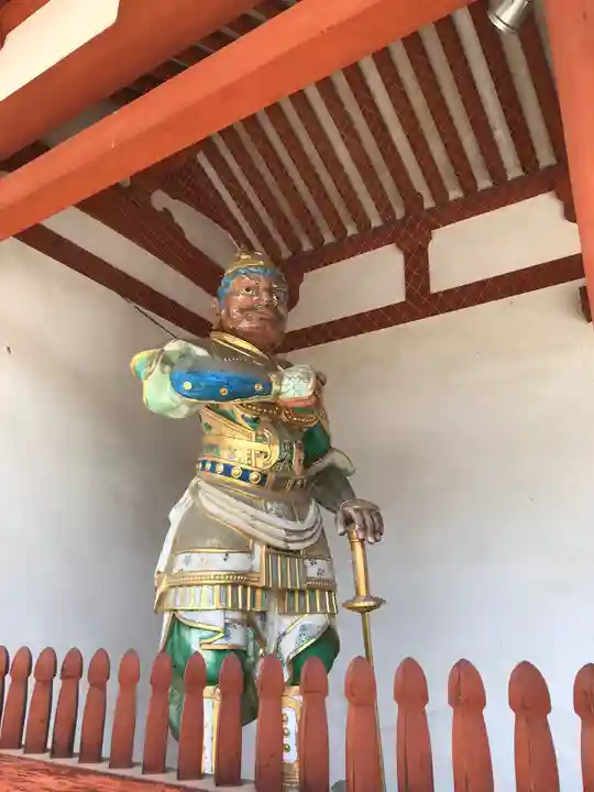 薬師寺の像