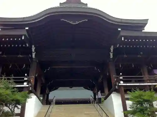 近江神宮の本殿・本堂