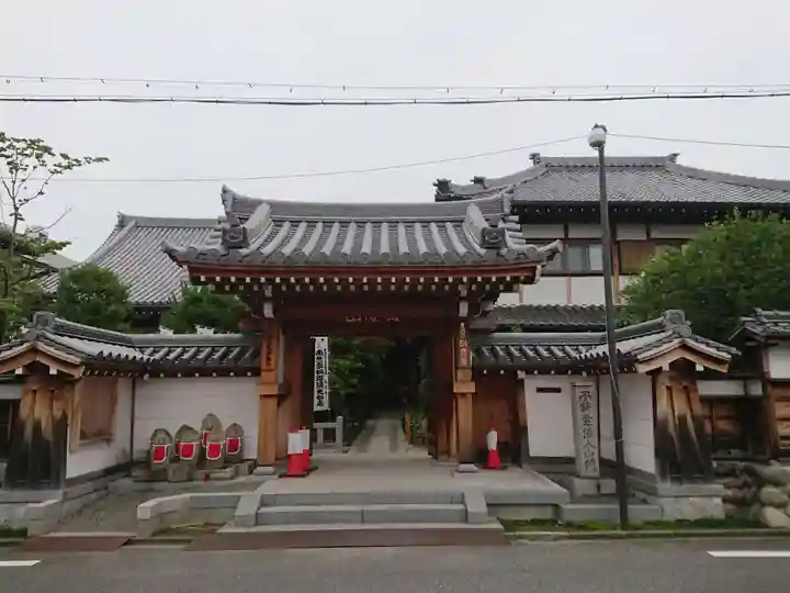 松音寺の山門・神門