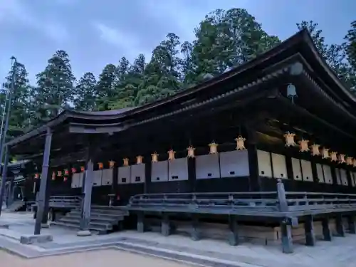 壇上伽藍の{uncategorized: "未分類", other: "その他", undefined: "問題あり", building: "その他建物", grave: "お墓", sacred_gate: "鳥居", guardian: "狛犬", statue: "像", buddha: "仏像", history: "歴史", nature: "自然", garden: "庭園", animal: "動物", pagoda: "塔", temizu: "手水舎", mountain_gate: "山門・神門", sanctuary: "本殿・本堂", subordinate: "末社・摂社", art: "芸術", scenery: "景色", jizo: "地蔵", ema: "絵馬", goshuin: "御朱印", omikuji: "おみくじ", items: "授与品その他", amulet: "お守り", goshuincho: "御朱印帳", eats: "食事", festival: "お祭り", votive_dance: "神楽", shichigosan: "七五三参", wedding: "結婚式", experience: "体験その他", initially: "初詣", around: "周辺", anti_infection: "感染症対策"}