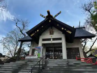 手稲神社の{uncategorized: "未分類", other: "その他", undefined: "問題あり", building: "その他建物", grave: "お墓", sacred_gate: "鳥居", guardian: "狛犬", statue: "像", buddha: "仏像", history: "歴史", nature: "自然", garden: "庭園", animal: "動物", pagoda: "塔", temizu: "手水舎", mountain_gate: "山門・神門", sanctuary: "本殿・本堂", subordinate: "末社・摂社", art: "芸術", scenery: "景色", jizo: "地蔵", ema: "絵馬", goshuin: "御朱印", omikuji: "おみくじ", items: "授与品その他", amulet: "お守り", goshuincho: "御朱印帳", eats: "食事", festival: "お祭り", votive_dance: "神楽", shichigosan: "七五三参", wedding: "結婚式", experience: "体験その他", initially: "初詣", around: "周辺", anti_infection: "感染症対策"}