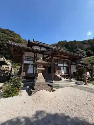 清巌寺の{uncategorized: "未分類", other: "その他", undefined: "問題あり", building: "その他建物", grave: "お墓", sacred_gate: "鳥居", guardian: "狛犬", statue: "像", buddha: "仏像", history: "歴史", nature: "自然", garden: "庭園", animal: "動物", pagoda: "塔", temizu: "手水舎", mountain_gate: "山門・神門", sanctuary: "本殿・本堂", subordinate: "末社・摂社", art: "芸術", scenery: "景色", jizo: "地蔵", ema: "絵馬", goshuin: "御朱印", omikuji: "おみくじ", items: "授与品その他", amulet: "お守り", goshuincho: "御朱印帳", eats: "食事", festival: "お祭り", votive_dance: "神楽", shichigosan: "七五三参", wedding: "結婚式", experience: "体験その他", initially: "初詣", around: "周辺", anti_infection: "感染症対策"}