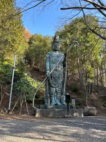七宝寺の{uncategorized: "未分類", other: "その他", undefined: "問題あり", building: "その他建物", grave: "お墓", sacred_gate: "鳥居", guardian: "狛犬", statue: "像", buddha: "仏像", history: "歴史", nature: "自然", garden: "庭園", animal: "動物", pagoda: "塔", temizu: "手水舎", mountain_gate: "山門・神門", sanctuary: "本殿・本堂", subordinate: "末社・摂社", art: "芸術", scenery: "景色", jizo: "地蔵", ema: "絵馬", goshuin: "御朱印", omikuji: "おみくじ", items: "授与品その他", amulet: "お守り", goshuincho: "御朱印帳", eats: "食事", festival: "お祭り", votive_dance: "神楽", shichigosan: "七五三参", wedding: "結婚式", experience: "体験その他", initially: "初詣", around: "周辺", anti_infection: "感染症対策"}