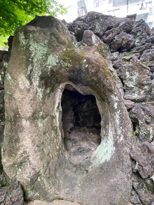 鐵砲洲稲荷神社の{uncategorized: "未分類", other: "その他", undefined: "問題あり", building: "その他建物", grave: "お墓", sacred_gate: "鳥居", guardian: "狛犬", statue: "像", buddha: "仏像", history: "歴史", nature: "自然", garden: "庭園", animal: "動物", pagoda: "塔", temizu: "手水舎", mountain_gate: "山門・神門", sanctuary: "本殿・本堂", subordinate: "末社・摂社", art: "芸術", scenery: "景色", jizo: "地蔵", ema: "絵馬", goshuin: "御朱印", omikuji: "おみくじ", items: "授与品その他", amulet: "お守り", goshuincho: "御朱印帳", eats: "食事", festival: "お祭り", votive_dance: "神楽", shichigosan: "七五三参", wedding: "結婚式", experience: "体験その他", initially: "初詣", around: "周辺", anti_infection: "感染症対策"}