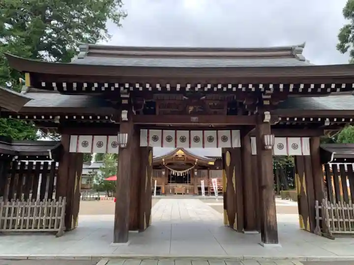諏訪神社の山門・神門