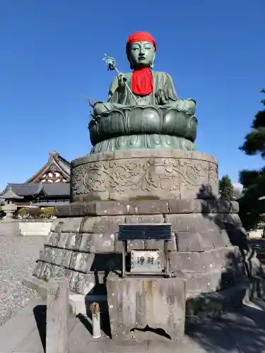 善光寺の{uncategorized: "未分類", other: "その他", undefined: "問題あり", building: "その他建物", grave: "お墓", sacred_gate: "鳥居", guardian: "狛犬", statue: "像", buddha: "仏像", history: "歴史", nature: "自然", garden: "庭園", animal: "動物", pagoda: "塔", temizu: "手水舎", mountain_gate: "山門・神門", sanctuary: "本殿・本堂", subordinate: "末社・摂社", art: "芸術", scenery: "景色", jizo: "地蔵", ema: "絵馬", goshuin: "御朱印", omikuji: "おみくじ", items: "授与品その他", amulet: "お守り", goshuincho: "御朱印帳", eats: "食事", festival: "お祭り", votive_dance: "神楽", shichigosan: "七五三参", wedding: "結婚式", experience: "体験その他", initially: "初詣", around: "周辺", anti_infection: "感染症対策"}