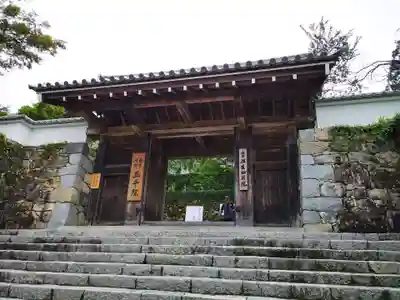 三千院門跡の山門・神門