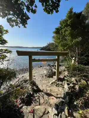 伊射波神社の{uncategorized: "未分類", other: "その他", undefined: "問題あり", building: "その他建物", grave: "お墓", sacred_gate: "鳥居", guardian: "狛犬", statue: "像", buddha: "仏像", history: "歴史", nature: "自然", garden: "庭園", animal: "動物", pagoda: "塔", temizu: "手水舎", mountain_gate: "山門・神門", sanctuary: "本殿・本堂", subordinate: "末社・摂社", art: "芸術", scenery: "景色", jizo: "地蔵", ema: "絵馬", goshuin: "御朱印", omikuji: "おみくじ", items: "授与品その他", amulet: "お守り", goshuincho: "御朱印帳", eats: "食事", festival: "お祭り", votive_dance: "神楽", shichigosan: "七五三参", wedding: "結婚式", experience: "体験その他", initially: "初詣", around: "周辺", anti_infection: "感染症対策"}