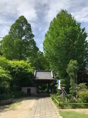 満行寺の山門・神門