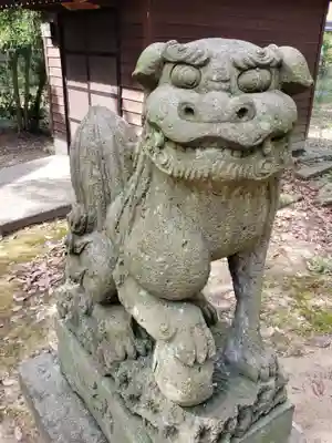 諏訪神社の狛犬