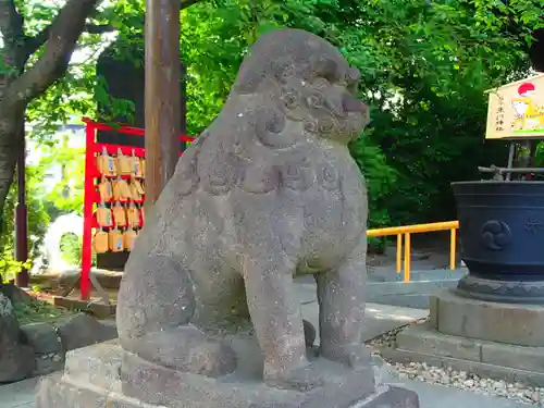 鎮守氷川神社の狛犬