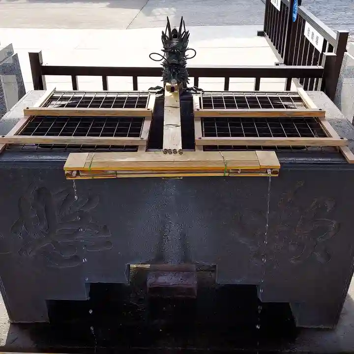 稲荷神社の手水舎